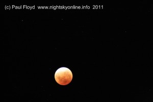 Total lunar eclipse 11 December 2011 (c) 2011 Paul Floyd